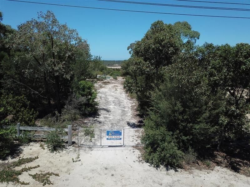 63 White Crescent, Loch Sport VIC 3851