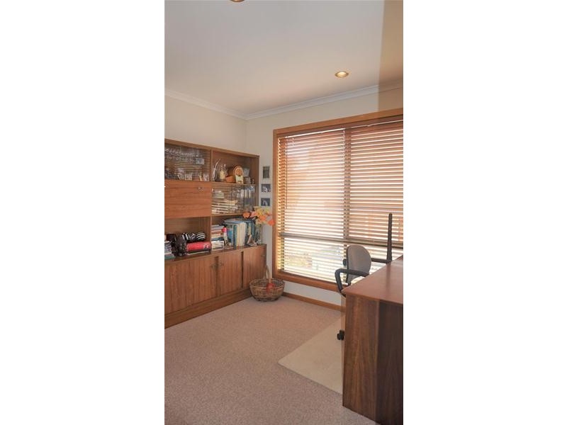 31 Central Avenue, Loch Sport VIC 3851