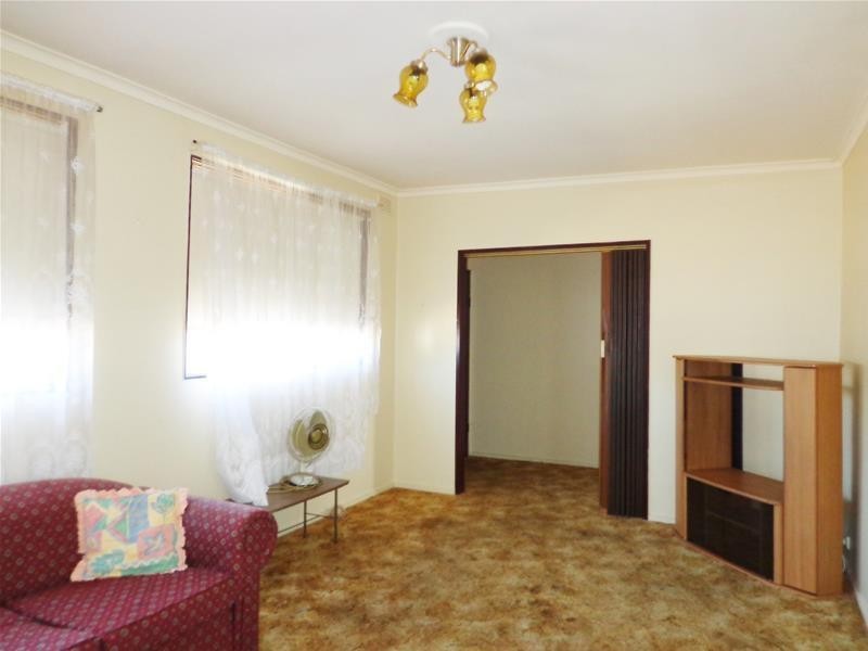 9 White Crescent, Loch Sport VIC 3851