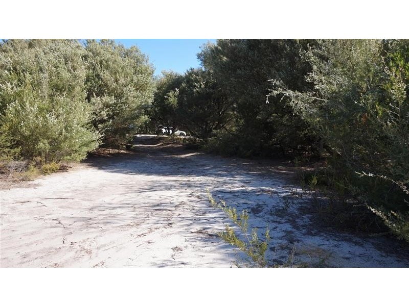 31 White Crescent, Loch Sport VIC 3851