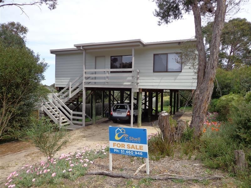 17 Bluff Drive, Loch Sport VIC 3851
