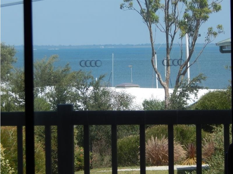 17 Bluff Drive, Loch Sport VIC 3851