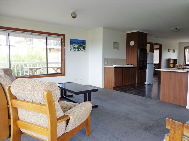 17 Bluff Drive, Loch Sport VIC 3851