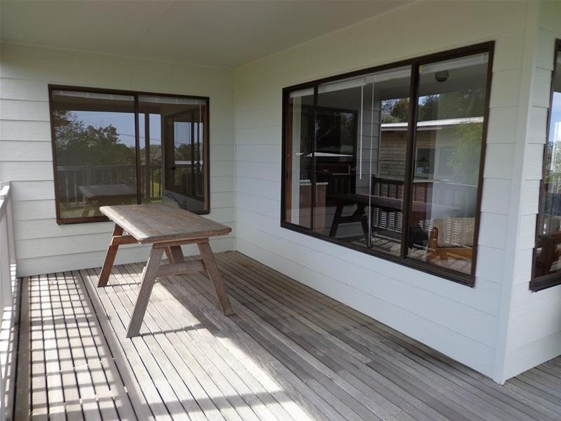 17 Bluff Drive, Loch Sport VIC 3851