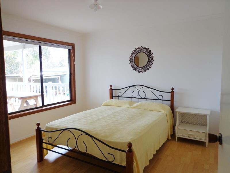 17 Bluff Drive, Loch Sport VIC 3851