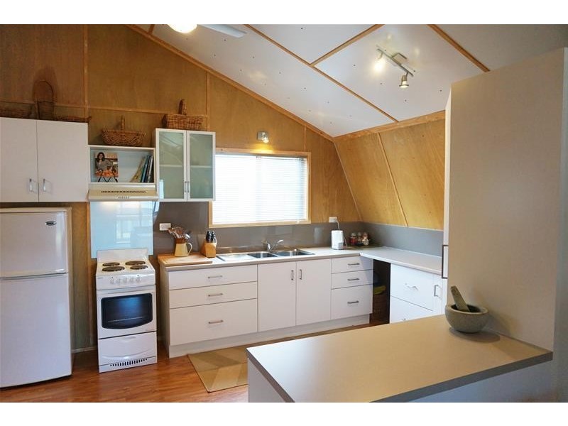 36 Campbell Street, Loch Sport VIC 3851