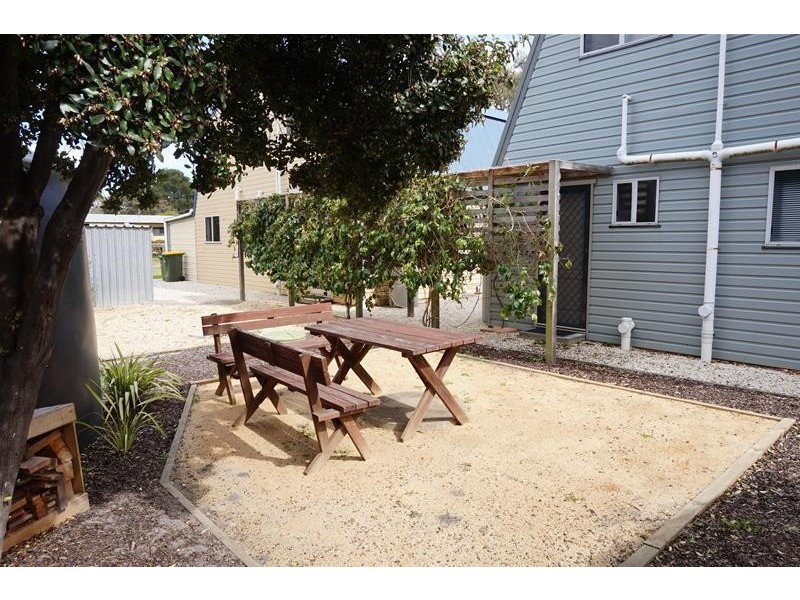 36 Campbell Street, Loch Sport VIC 3851