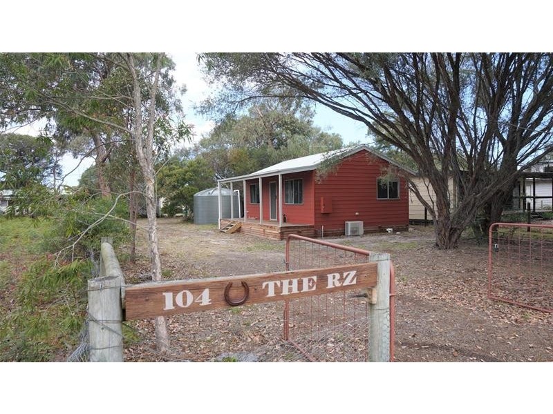 104 Campbell Street, Loch Sport VIC 3851