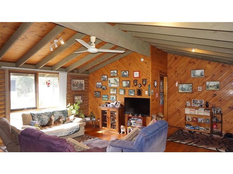 366 National Park Road, Loch Sport VIC 3851