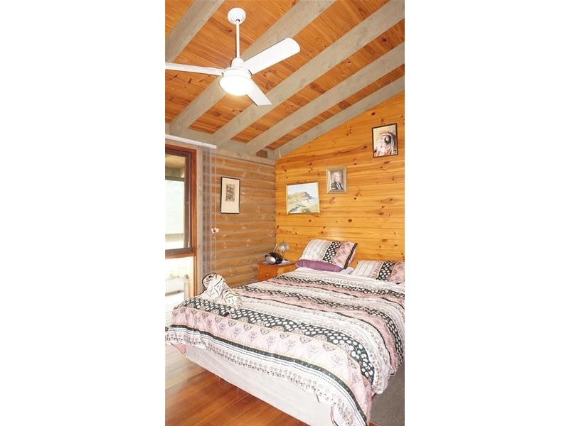 366 National Park Road, Loch Sport VIC 3851