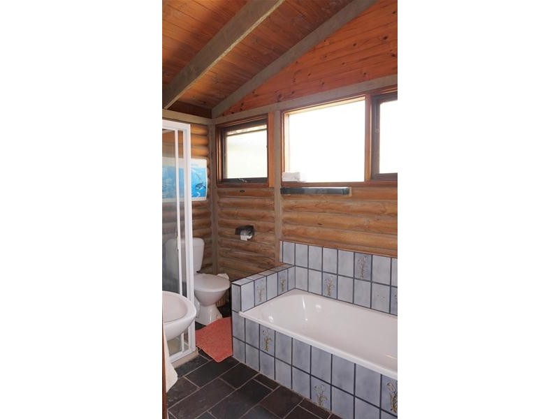 366 National Park Road, Loch Sport VIC 3851