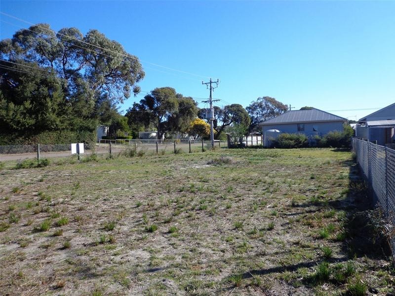 1 Carroll Street, Loch Sport VIC 3851