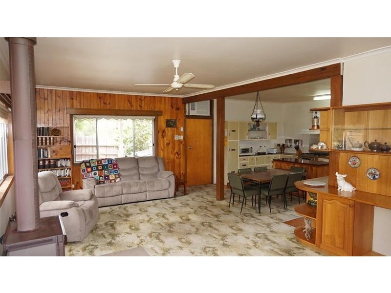 3 Fisher Parade, Loch Sport VIC 3851