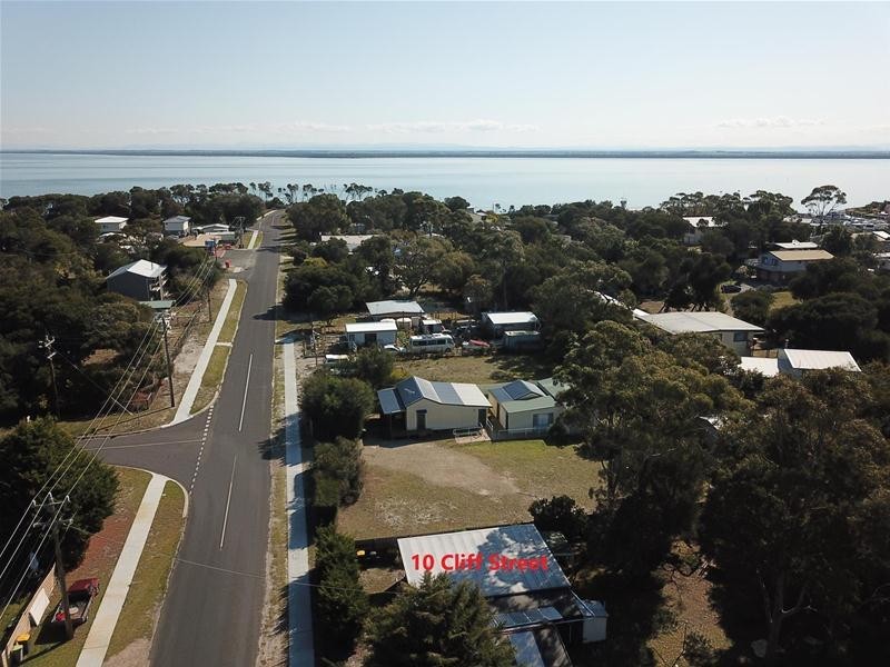 10 Cliff Street, Loch Sport VIC 3851