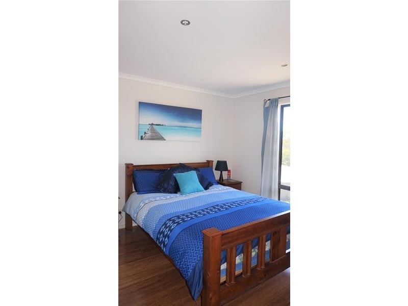 1 Sanctuary Road, Loch Sport VIC 3851