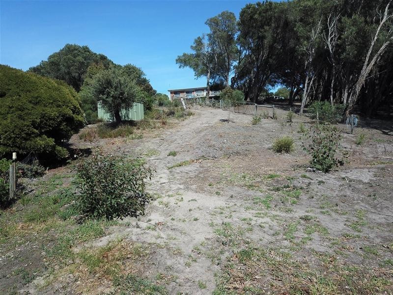 6 Wallaby Street, Loch Sport VIC 3851