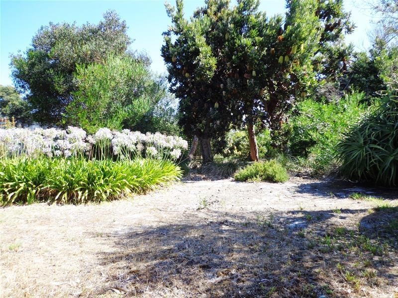 13 Bream Road, Loch Sport VIC 3851