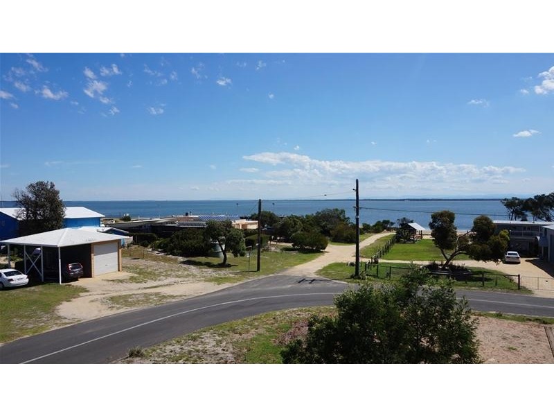 32 Marina Drive, Loch Sport VIC 3851