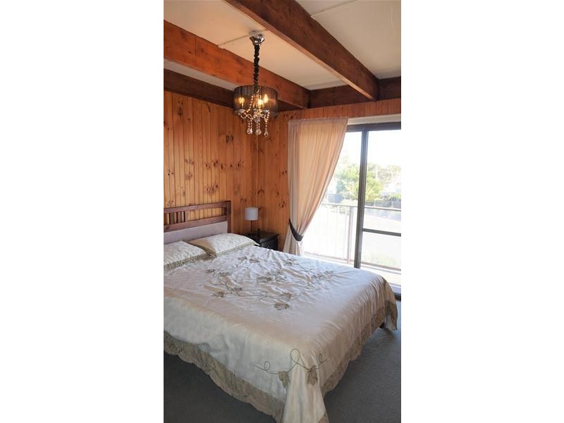 32 Marina Drive, Loch Sport VIC 3851