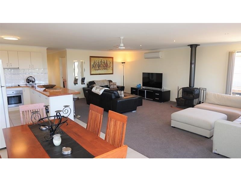 6 National Park Road, Loch Sport VIC 3851