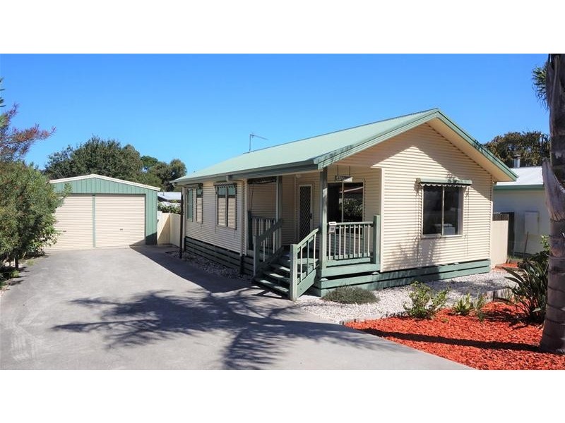 120 Toorak Avenue, Loch Sport VIC 3851