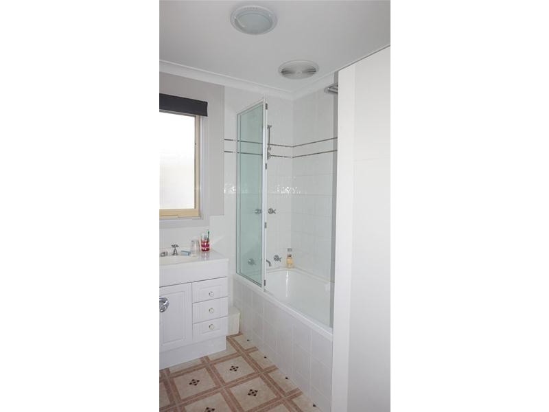 120 Toorak Avenue, Loch Sport VIC 3851