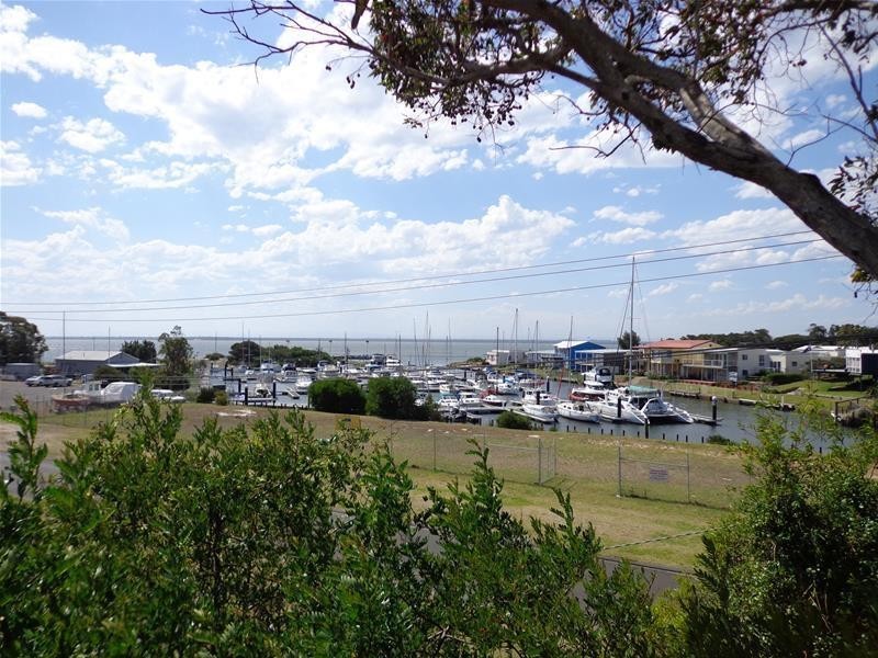 18 Holmes Street, Loch Sport VIC 3851