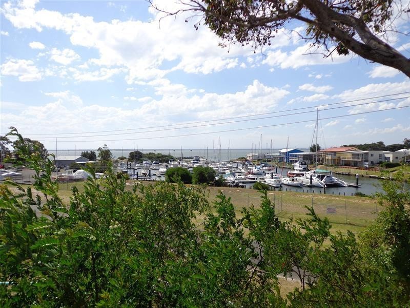 18 Holmes Street, Loch Sport VIC 3851