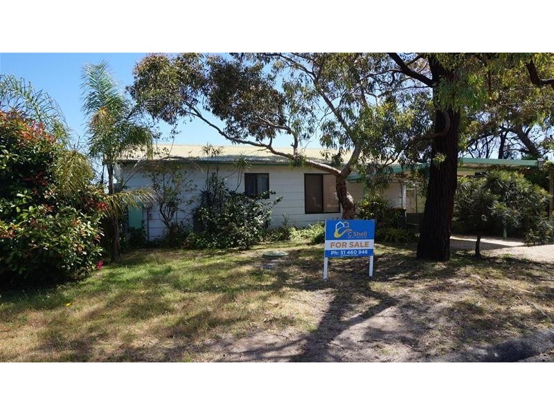 37 Wattle Grove, Loch Sport VIC 3851