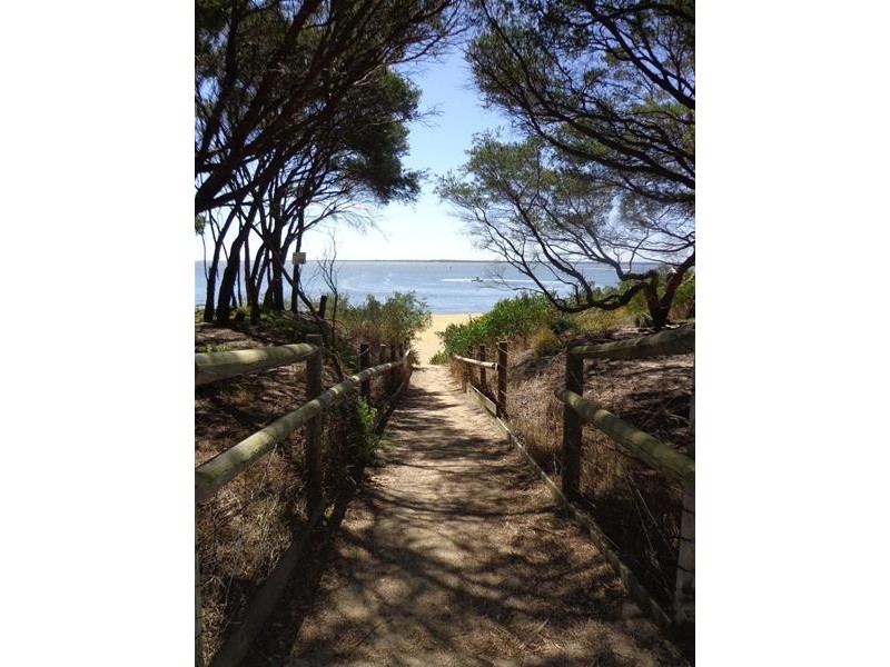 29 Victoria Street, Loch Sport VIC 3851