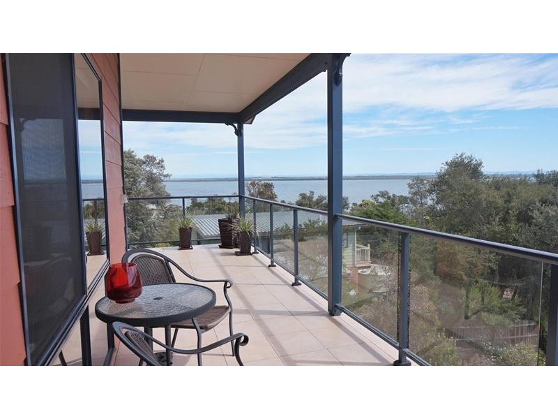 6 Central Avenue, Loch Sport VIC 3851