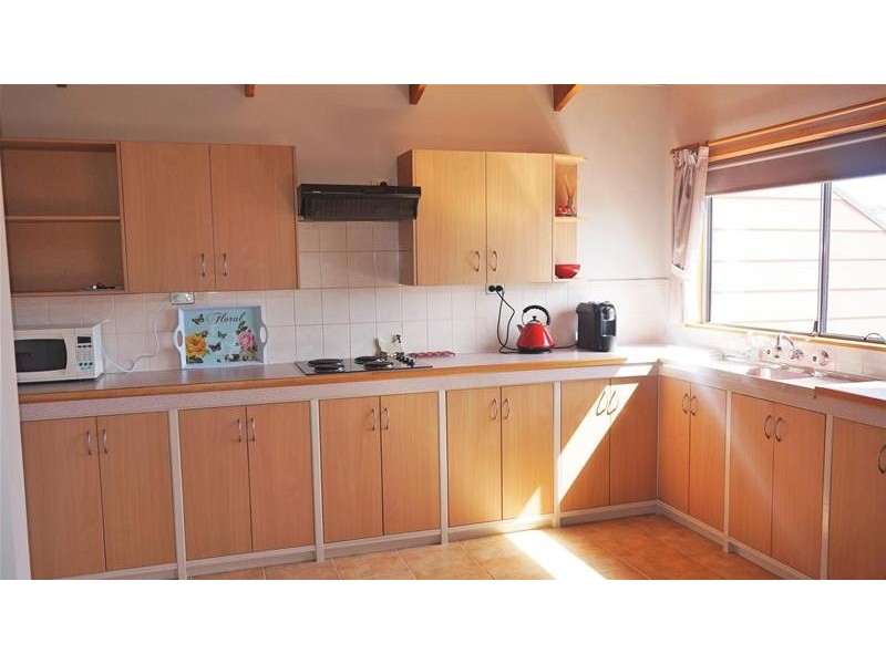 6 Central Avenue, Loch Sport VIC 3851