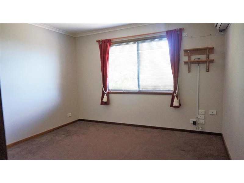 6 Central Avenue, Loch Sport VIC 3851