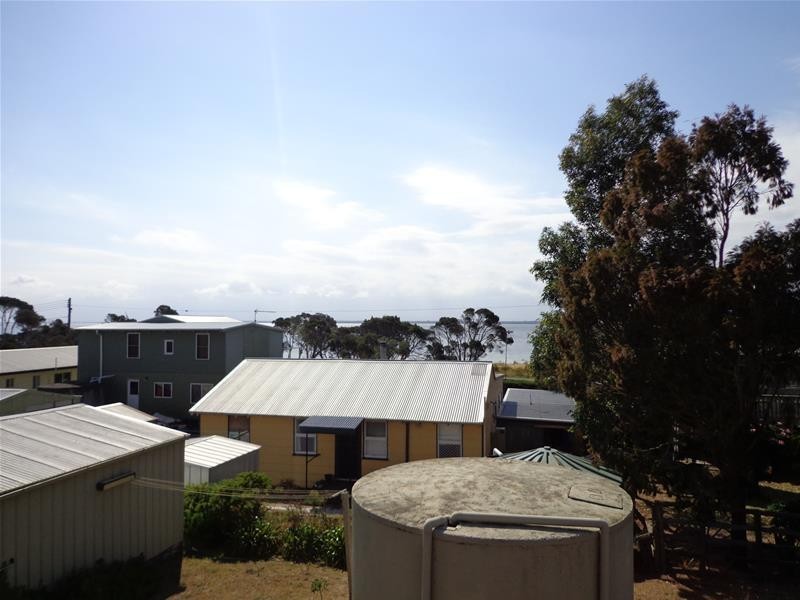 41 Fisher Parade, Loch Sport VIC 3851