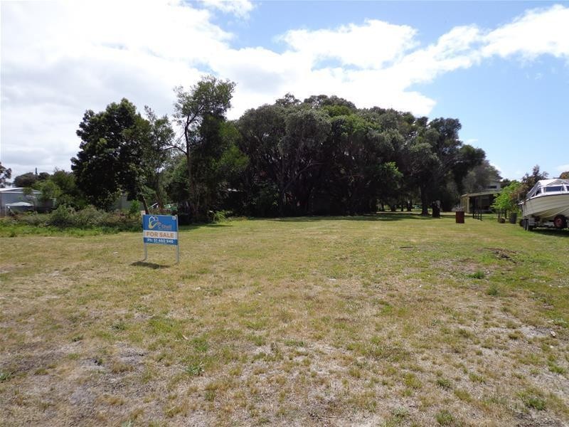 4 Cove Street, Loch Sport VIC 3851