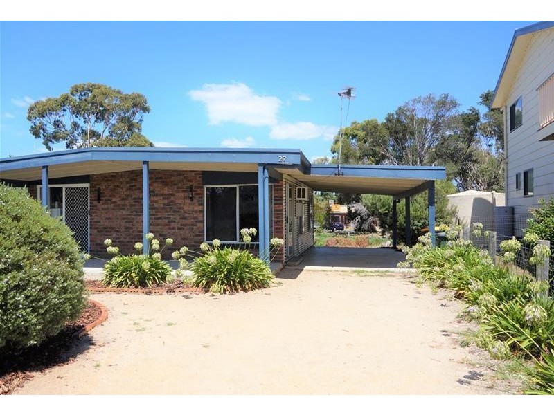 27 Cove Street, Loch Sport VIC 3851
