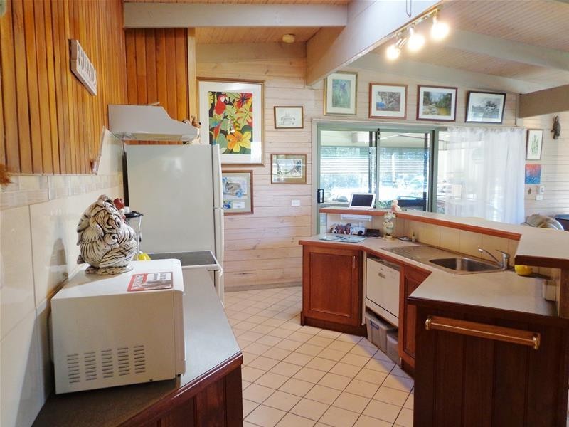 111 Wallaby Street, Loch Sport VIC 3851