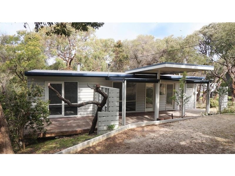 34 Pelican Street, Loch Sport VIC 3851