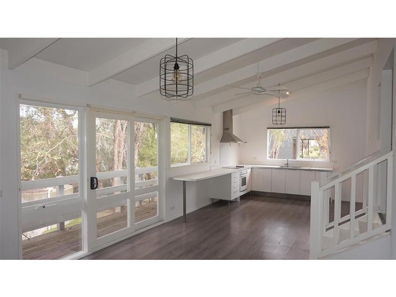 34 Pelican Street, Loch Sport VIC 3851