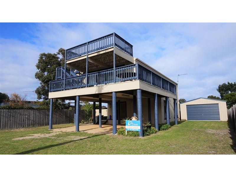 30 Wattle Grove, Loch Sport VIC 3851