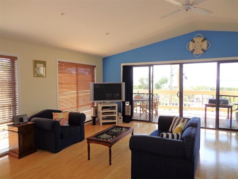 30 Wattle Grove, Loch Sport VIC 3851