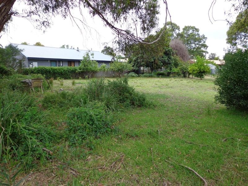 8 Charles Street, Loch Sport VIC 3851