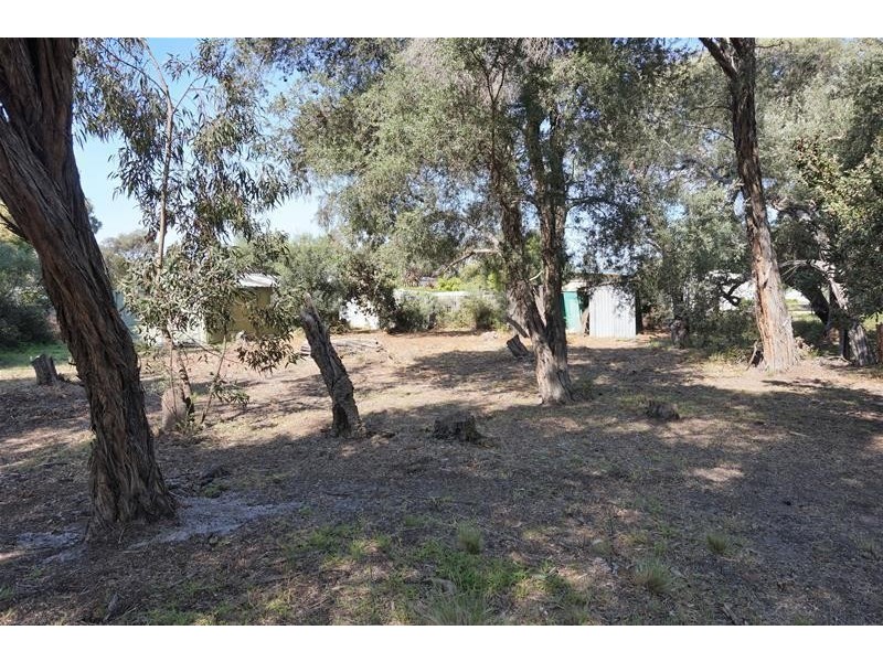 156 National Park Road, Loch Sport VIC 3851