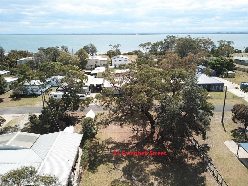 32 Campbell Street, Loch Sport VIC 3851