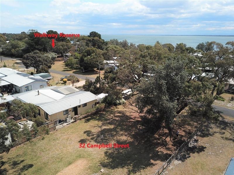 32 Campbell Street, Loch Sport VIC 3851