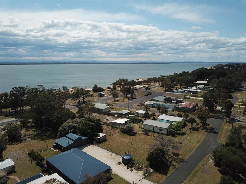 32 Campbell Street, Loch Sport VIC 3851