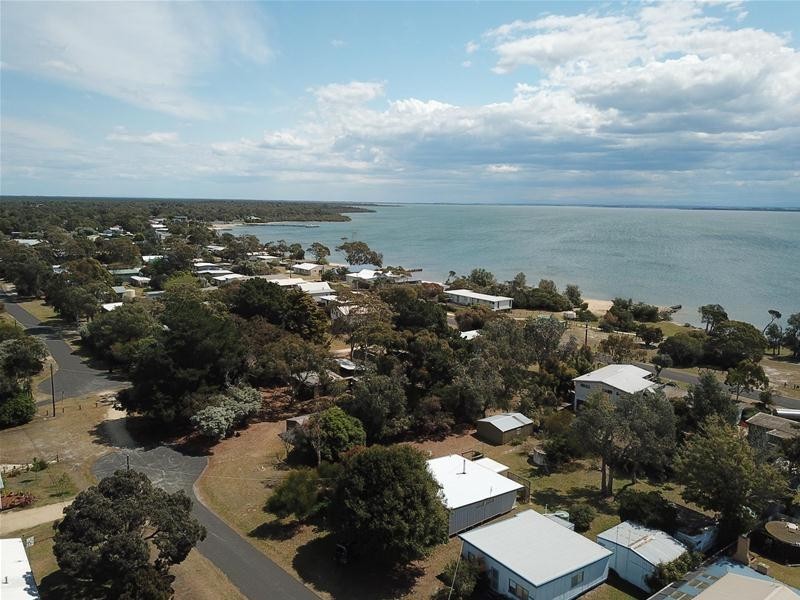 32 Campbell Street, Loch Sport VIC 3851