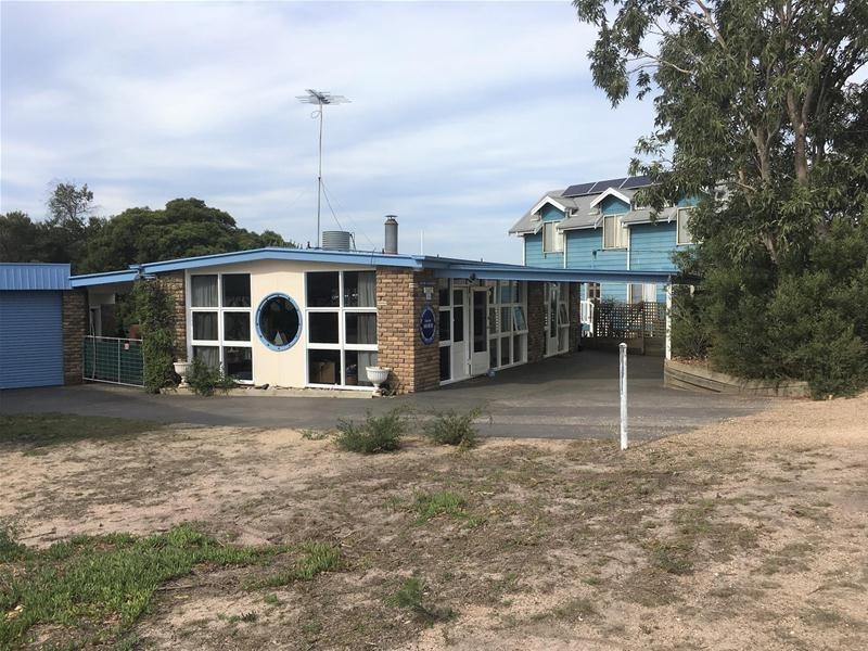 16 Mary Street, Loch Sport VIC 3851