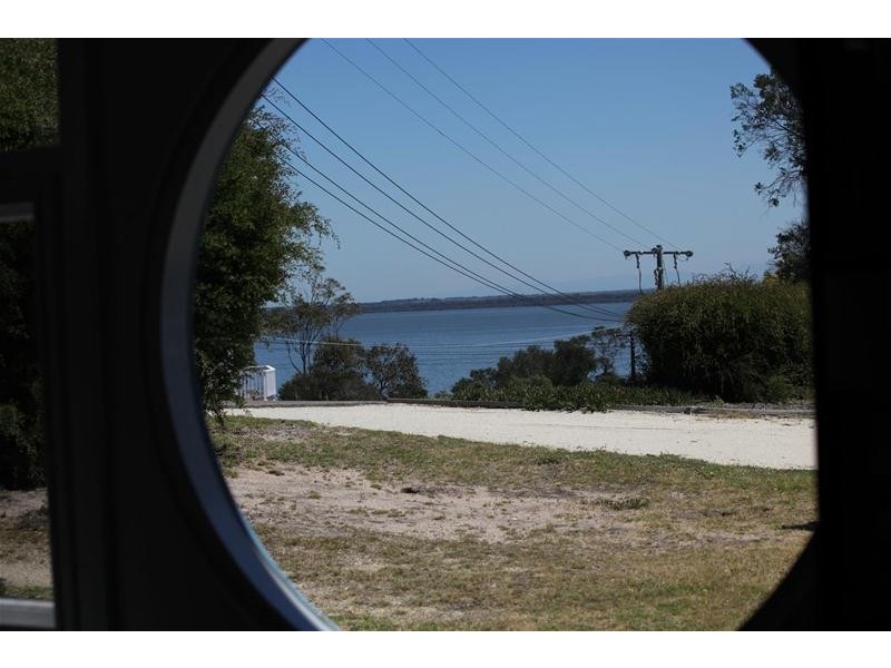 16 Mary Street, Loch Sport VIC 3851