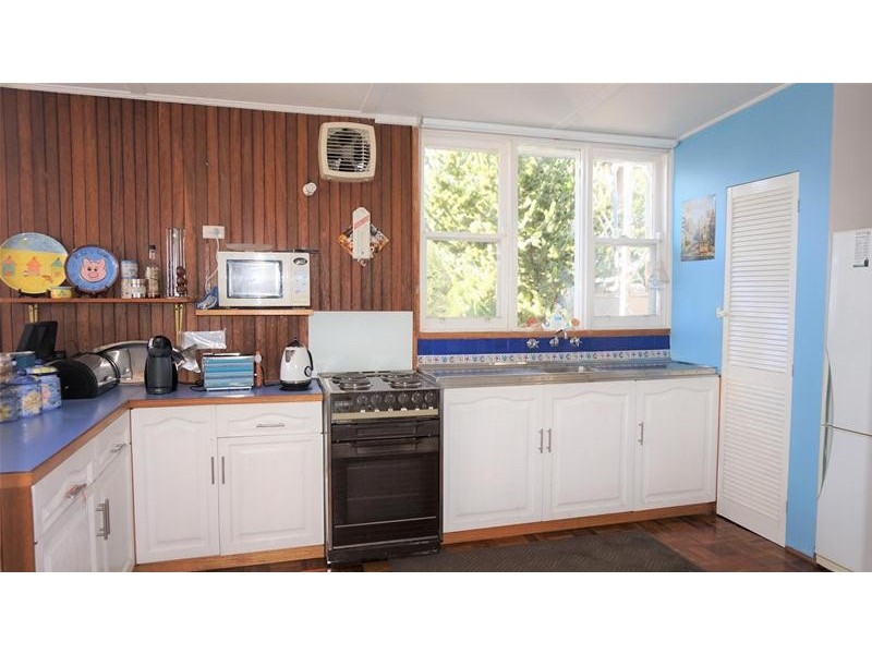 16 Mary Street, Loch Sport VIC 3851